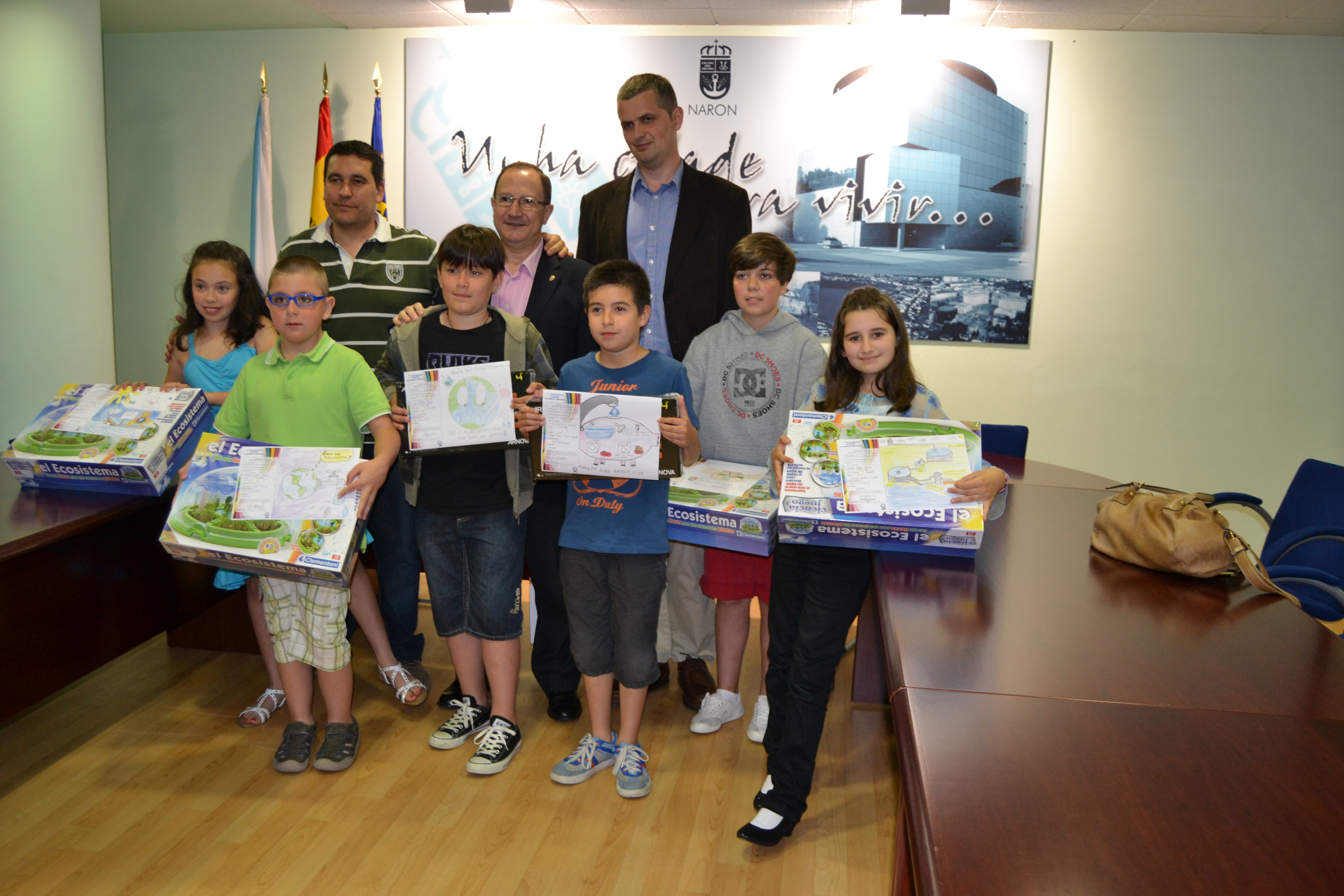 Los niños de Narón muestran con sus dibujos que el futuro del agua pasa por un uso inteligente de este recurso